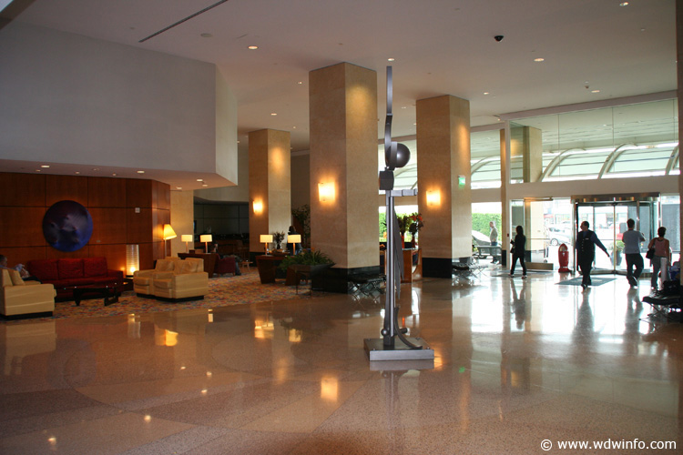 01 Renaissance Hollywood Hotel lobby 02