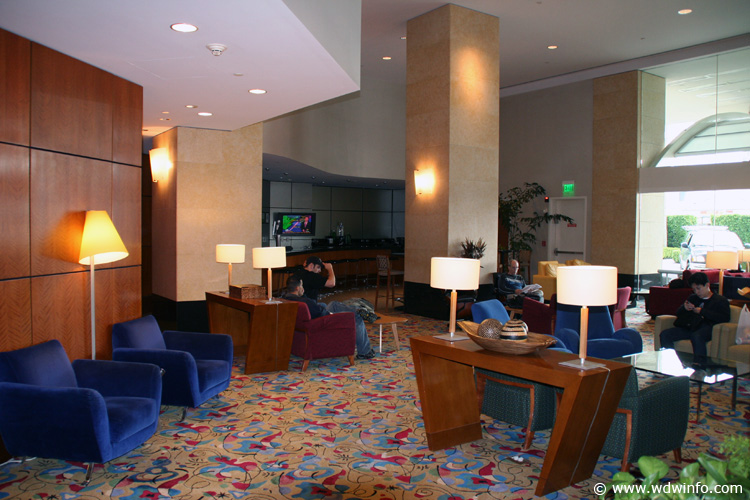 01 Renaissance Hollywood Hotel lobby 04