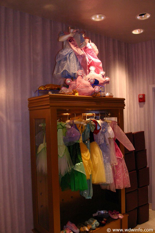 Bibbidi Bobbidi Boutique Costume area