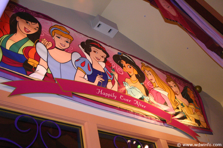 Bibbidi Bobbidi Boutique overhead 2