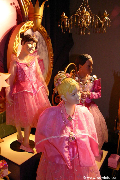 Bibbidi Bobbidi Boutique shop area 4