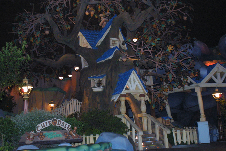 Chip 'n Dale's Treehouse 00