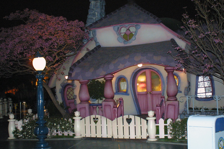 Minnie's House  04